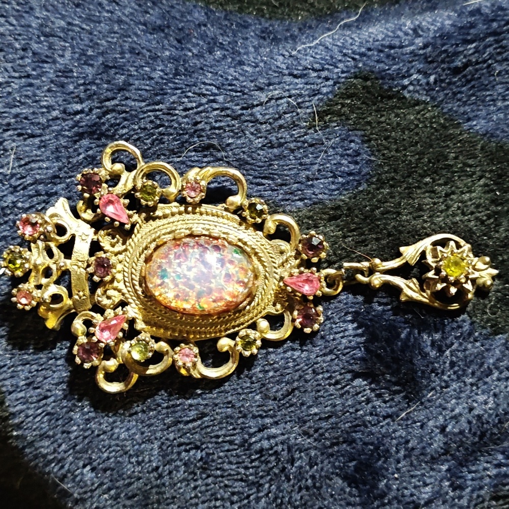 Canada Coventry Vintage Opal Semi Precious Stone Brooch